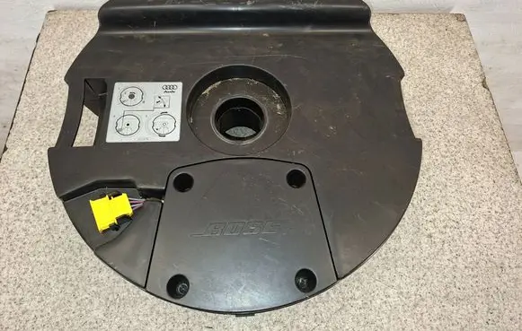 Audi Q7 4L Subwoofer speaker 4L0035382B 494082002 289634002