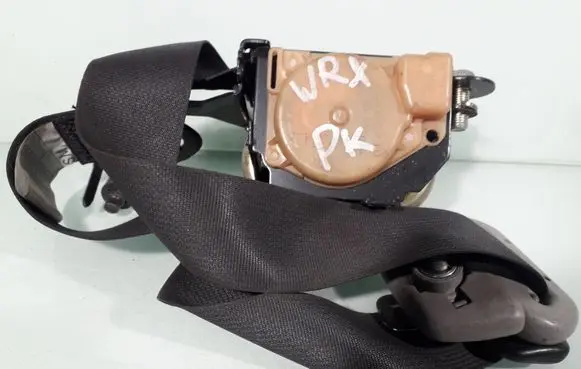 Subaru Impreza II Front seatbelt