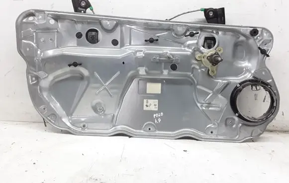 Volkswagen Polo Front door manual window regulator 6Q0837137