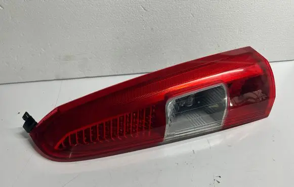 Volvo V70 Tailgate rear/tail lights 9483689