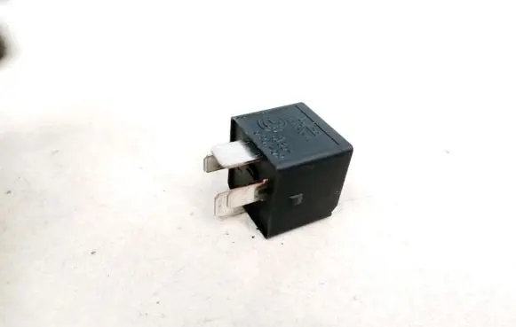 BMW 5 E60 E61 Other relay 61366901469 v23136-j6-x48