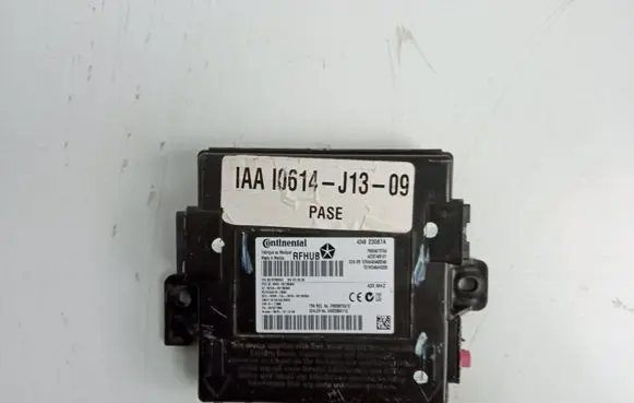 Jeep Grand Cherokee Keyless (KESSY) go control unit/module 68240157AA