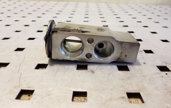 Lexus RX 330 - 350 - 400H Air conditioning (A/C) expansion valve 4475003100