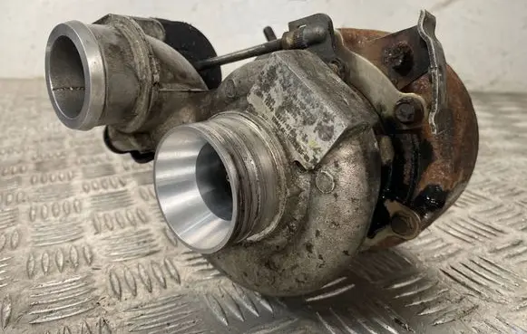 Volkswagen Crafter Turbo 076145701P 4937707460