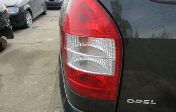 Opel Zafira A Rear/tail lights 