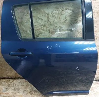 Suzuki Swift I Rear door
