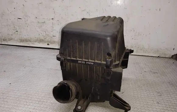Hyundai i30 Air filter box 281002H200