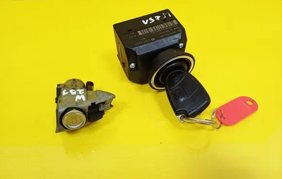 Mercedes-Benz R W251 Ignition lock 1645450708