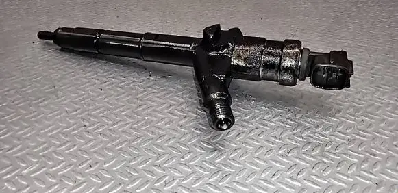 Nissan Primera Fuel injector 16600AU600 01D12716