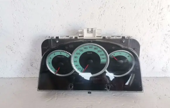 Toyota Corolla Verso AR10 Speedometer (instrument cluster) 838000F091