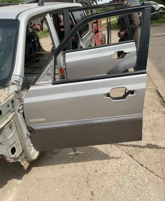 Hyundai Terracan Front door