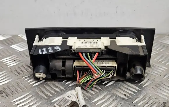 Skoda Fabia Mk1 (6Y) Climate control unit 6Y0820045C 901511760010 G7872