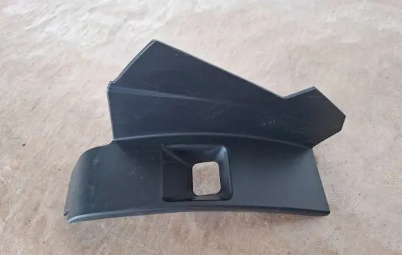 Rear/tail light trim molding