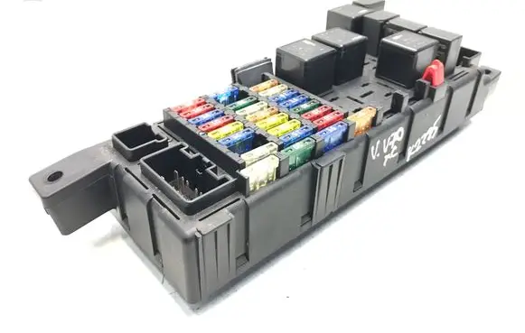 Volvo V70 Fuse module 8637841 K2285