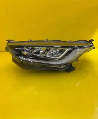 Toyota Yaris Headlight/headlamp K0-8