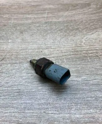 Volkswagen PASSAT B5.5 Gear shift indicator relay 02T945415E