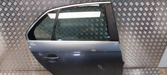 Volkswagen Jetta V Rear door S26372852