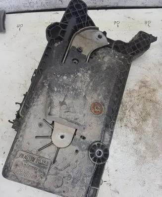 Volkswagen Touran III Battery tray 5qf915325b