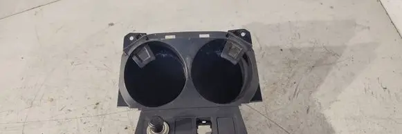Cup holder front