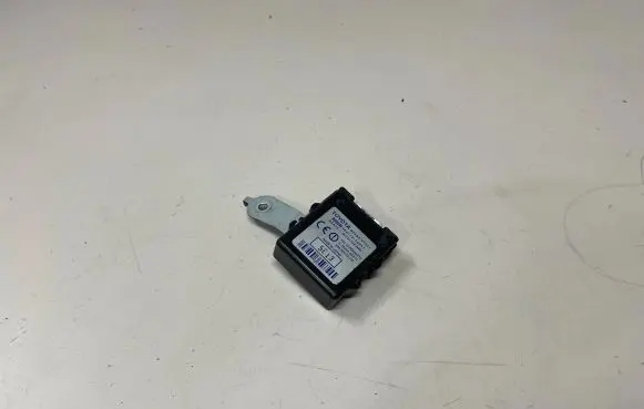 Toyota Prius (XW20) Door control unit/module 8999347011