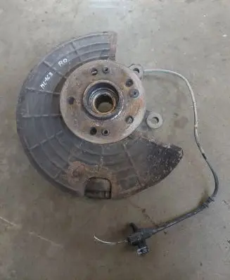 Mercedes-Benz ML W163 Front wheel hub spindle knuckle