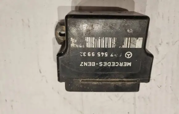 Mercedes-Benz E W124 Glow plug pre-heat relay 075459932