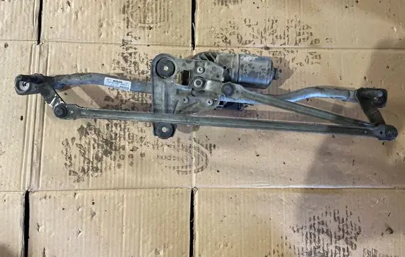 Volvo XC70 Front wiper linkage and motor 3397021528 31333456