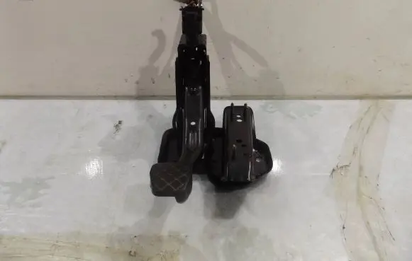 Volkswagen Polo Brake pedal