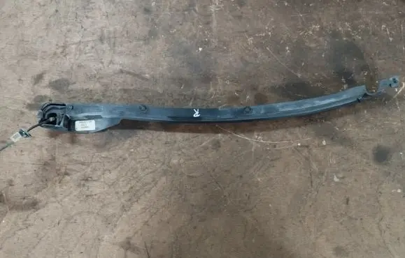 Chrysler Town u0026 Country V Seal rubber (tailgate) 68078772AC