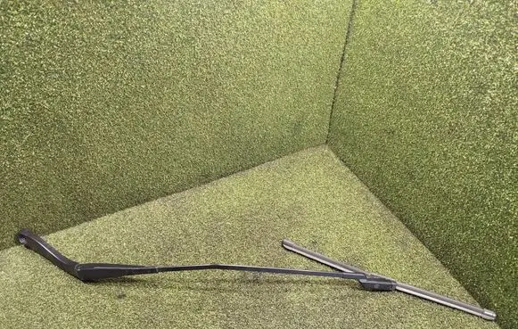 Renault Trafic III (X82) Front wiper blade arm 93867989 288864419R 97035203