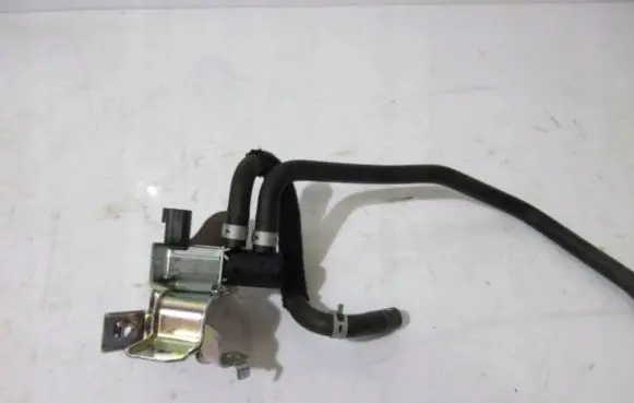 Suzuki Swift III Vacuum valve 