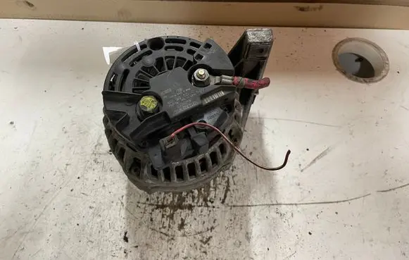 Volvo V70 Generator/alternator 9459077 0124515019