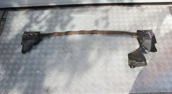 Toyota Prius (XW30) Engine mounting bracket