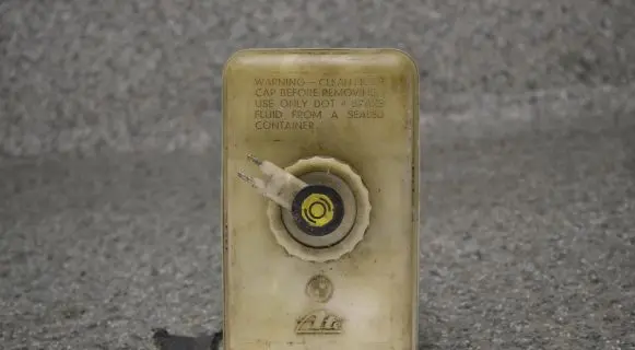 BMW 3 E46 Brake fluid reservoir 5ca