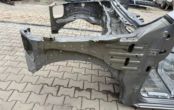 Nissan Navara D23 Front bodywork piece 