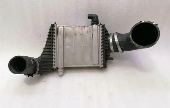 Mercedes-Benz A W176 Intercooler radiator A1330900014