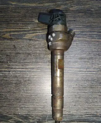 BMW 5 F10 F11 Fuel injector 0445110382
