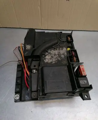 Volkswagen Touareg I Fuse module 7L0937548A
