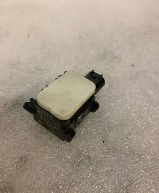 Mercedes-Benz S W221 Airbag deployment crash/impact sensor 0038202826