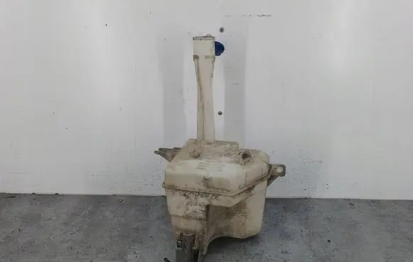 Hyundai i30 Windshield washer fluid reservoir/tank