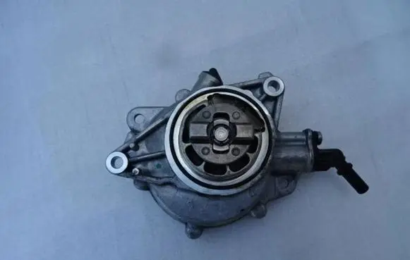 Peugeot 308 Vacuum pump 7586424