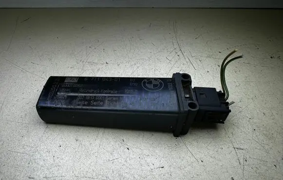 BMW 7 E65 E66 Tire pressure sensor 6771043 677104301