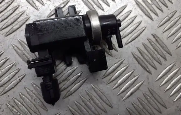 BMW 3 E46 Valve vacuum 72279600
