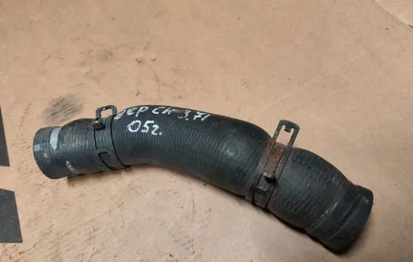 Jeep Cherokee III KJ Engine coolant pipe/hose