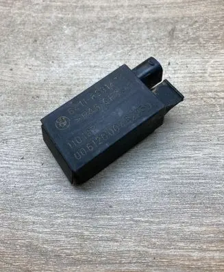 BMW 5 E39 AUC sensor 8391470 110187