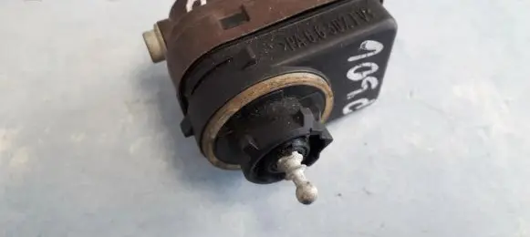 Headlight level adjustment motor