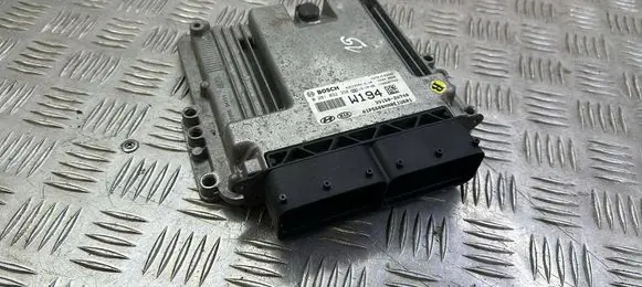 KIA Sportage Engine control unit/module 0281032358 391502A740