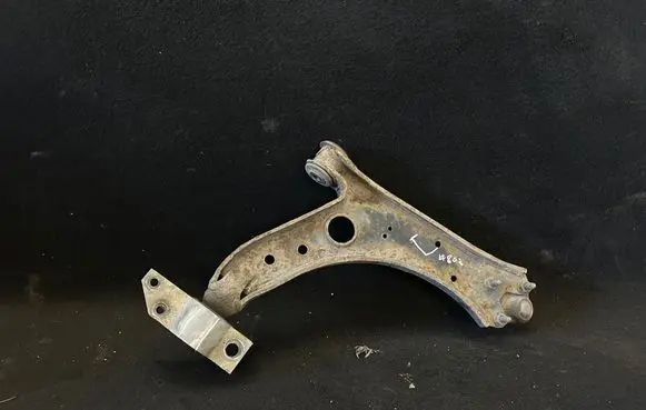 Volkswagen Golf V Front control arm 1k0407189