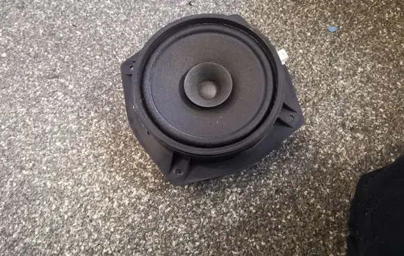 SsangYong Korando Rear door speaker 8930034010