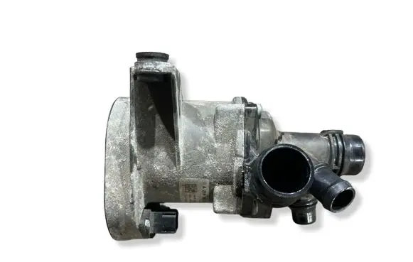 Mercedes-Benz AMG GT 4 x290 w290 Water pump A2562000500 M0105710